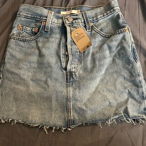Levi’s Icon Skirt - new with tags